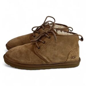UGG Neumel Men's Chukka Boots Size 8 Chestnut Brown Suede Sheepskin Lined